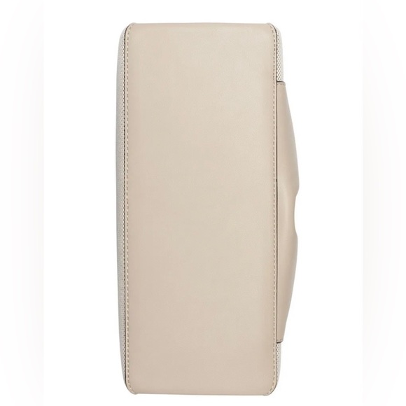 Calvin Klein Nickel Textured Woven Magnetic Snap Crossbody Bag!!!🤎 - Picture 3 of 8